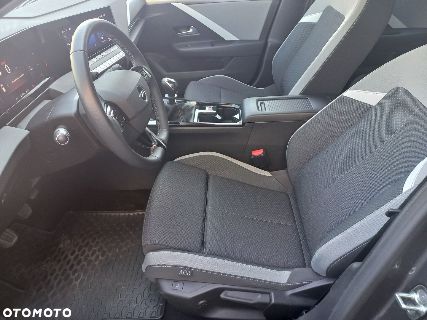 Opel Astra V 1.2 T Edition S&S - 10
