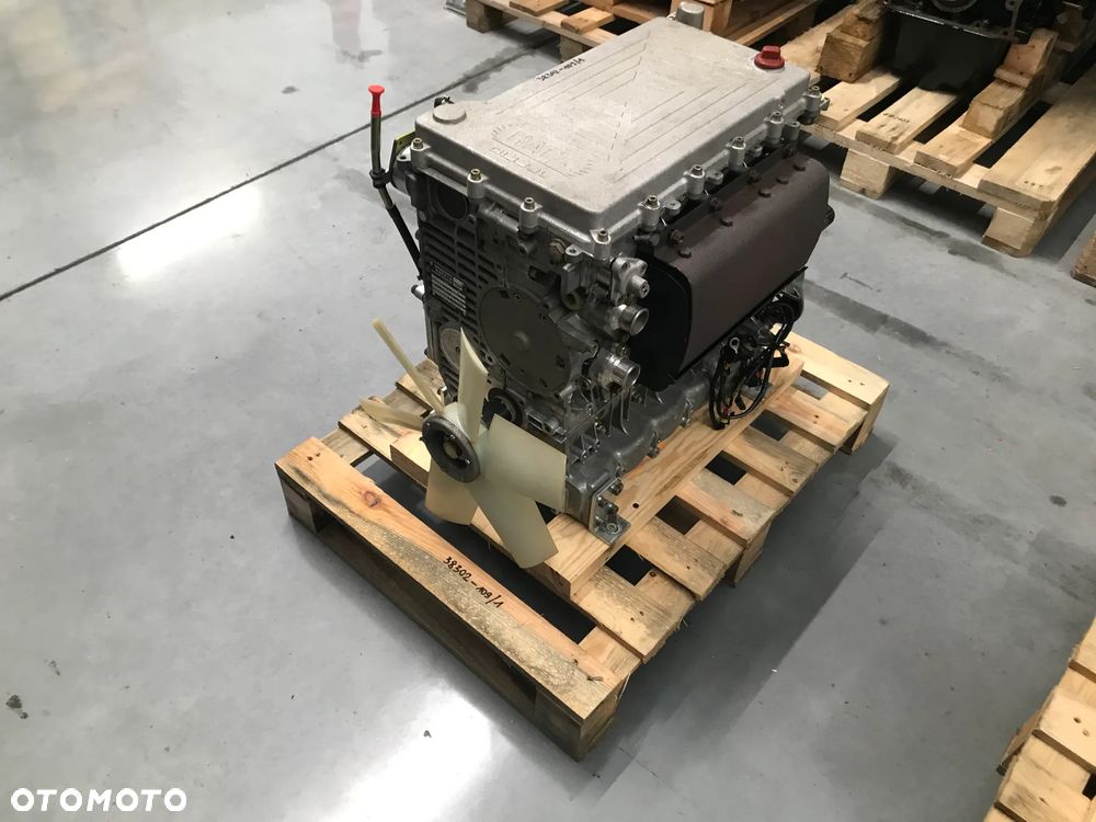 SILNIK HATZ 4W35 19,9 kW 12194netto - 9