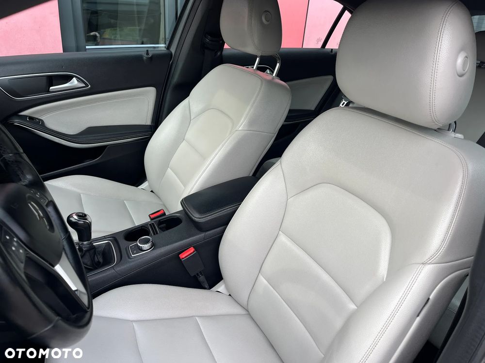 Mercedes-Benz Klasa A 180 (BlueEFFICIENCY) Urban - 12
