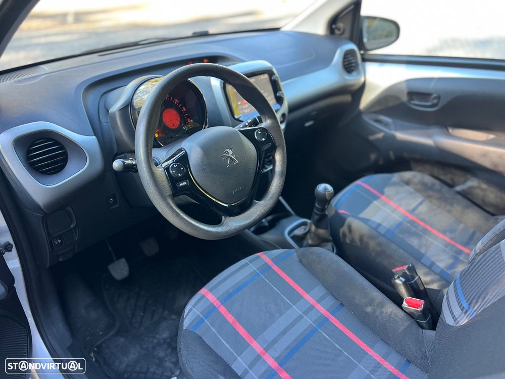 Peugeot 108 1.2 PureTech Top! Style - 8