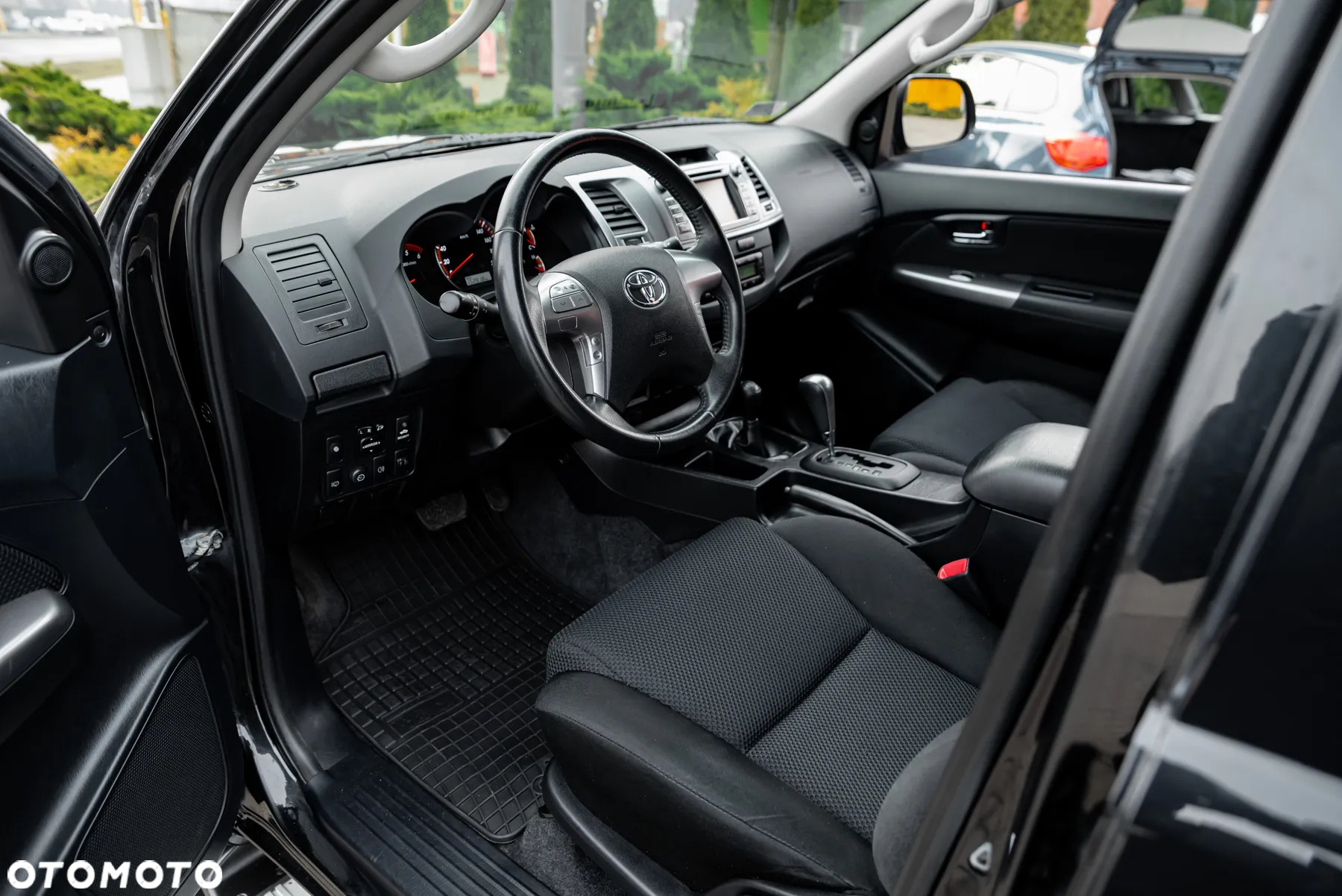 Toyota Hilux 3.0 D-4D SR5 - 12