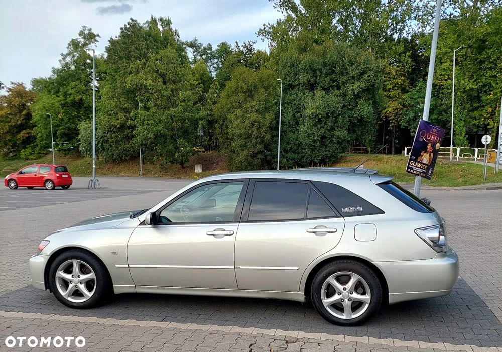 Lexus IS 200 SC Classic - 4