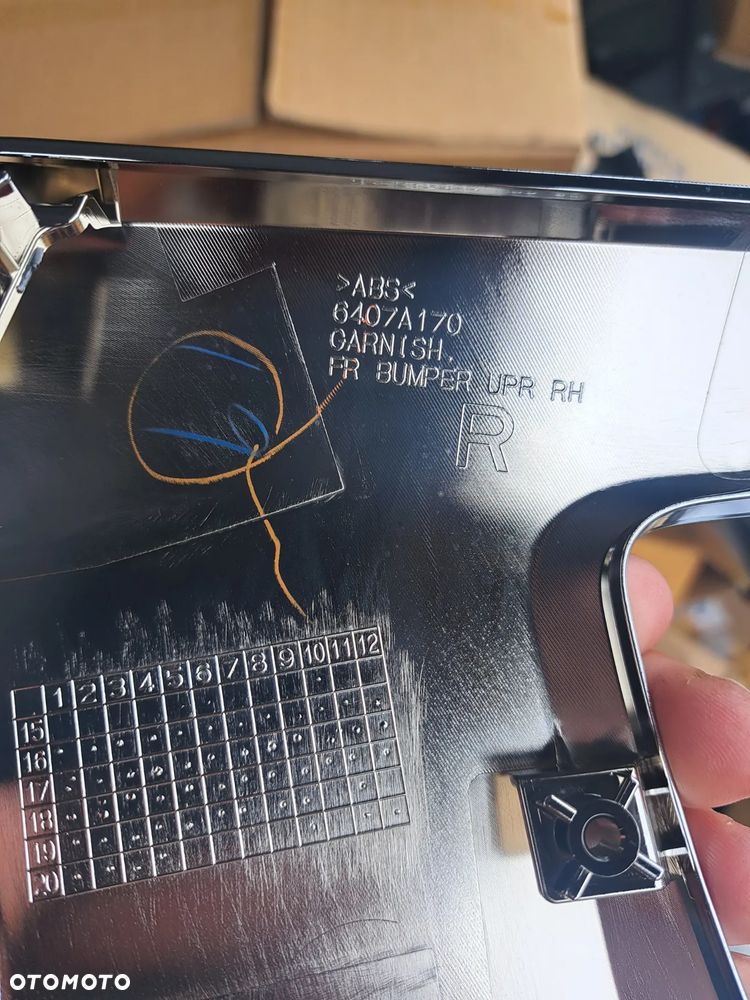 Kratka prawa chrom Mitsubishi ASX Lift 6407A170 2016-2019 Listwa chromowa górna prawa przód Mitsubishi ASX - 2