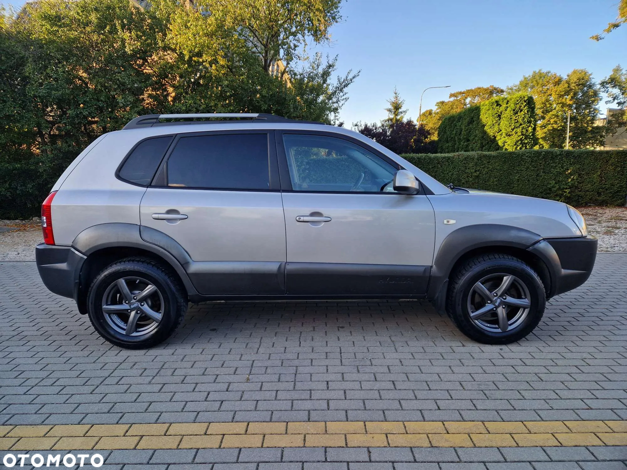 Hyundai Tucson 2.0 CRDi Elegance + - 11
