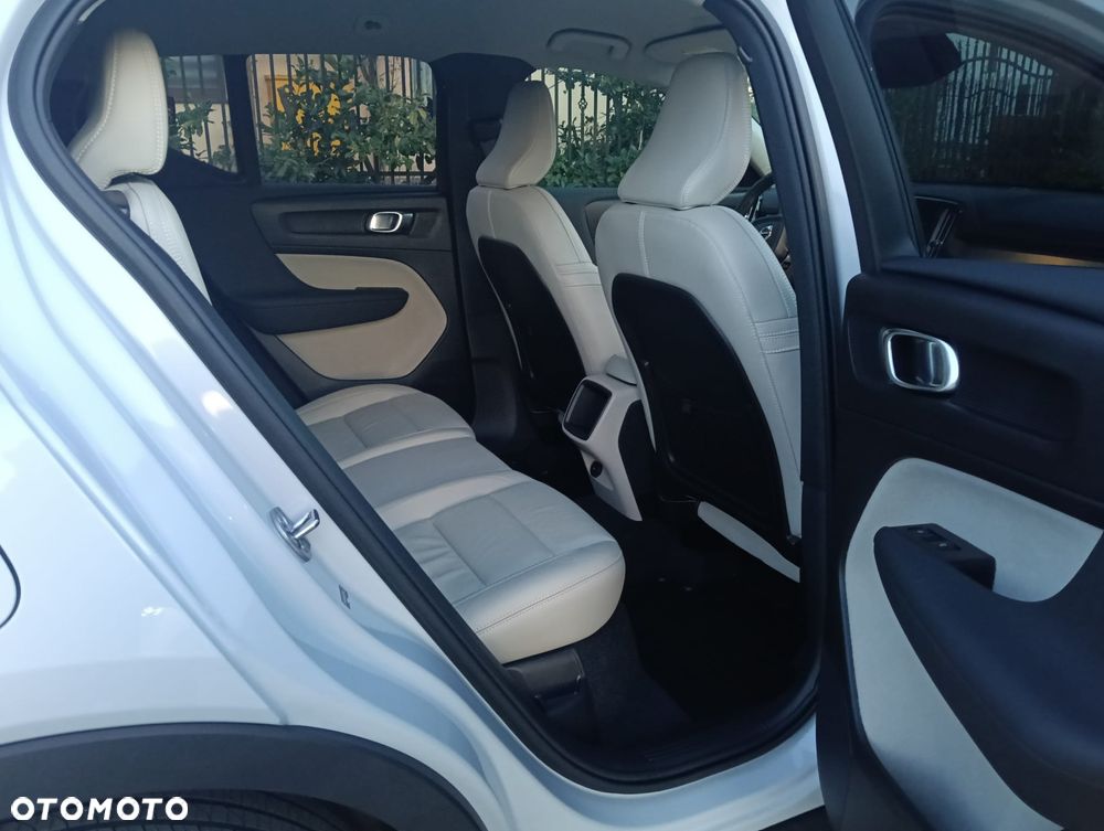 Volvo XC 40 T5 AWD Geartronic Momentum - 12