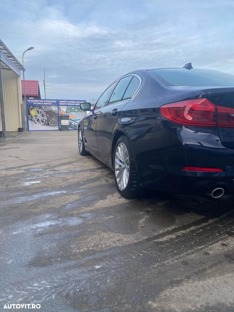 BMW Seria 5 520d Aut. Luxury Line - 2