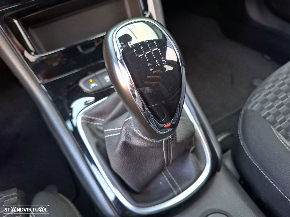 Opel Astra 1.2 T Design & Tech S/S - 19