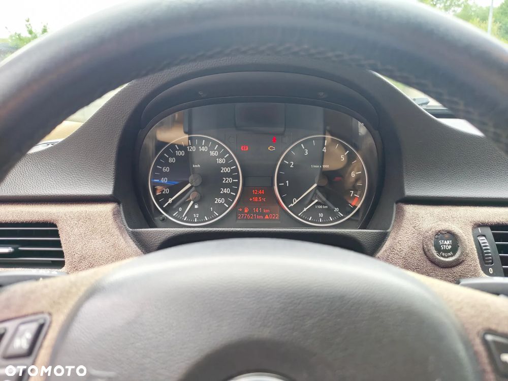 BMW Seria 3 325i - 14