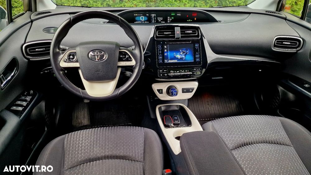 Toyota Prius 1.8 HSD Exclusive - 6