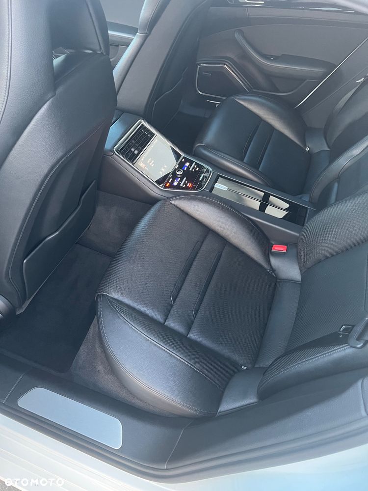 Porsche Panamera 4 - 28