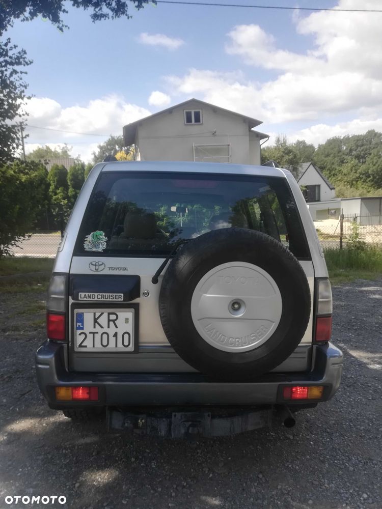 Toyota Land Cruiser - 4