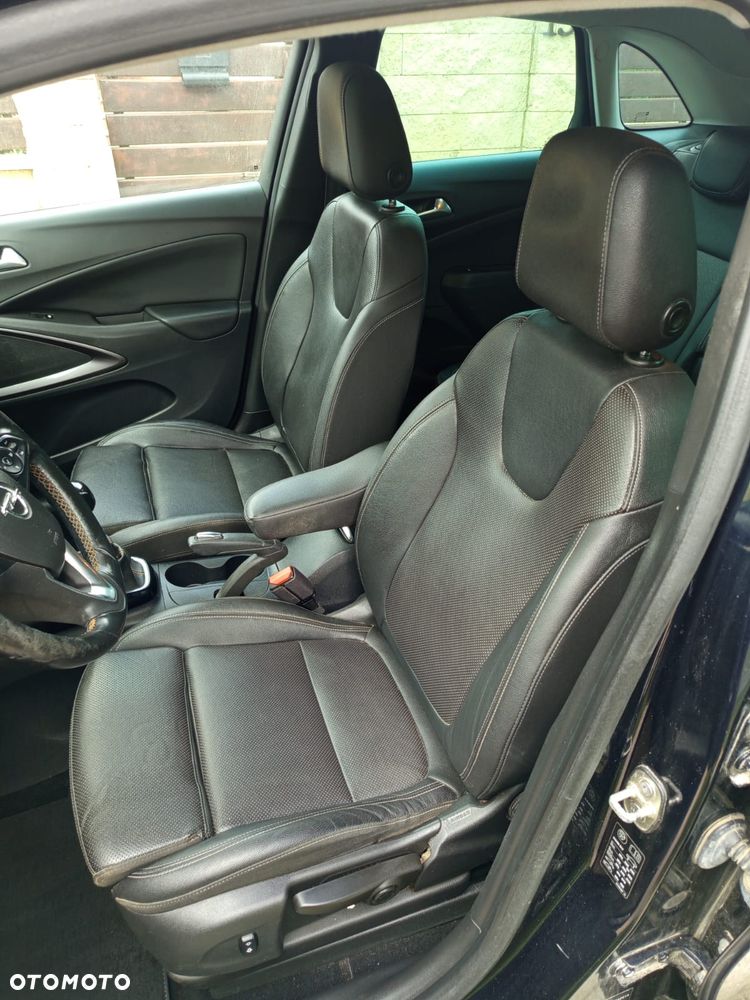 Opel Crossland X 1.2 T Design Line S&S - 15