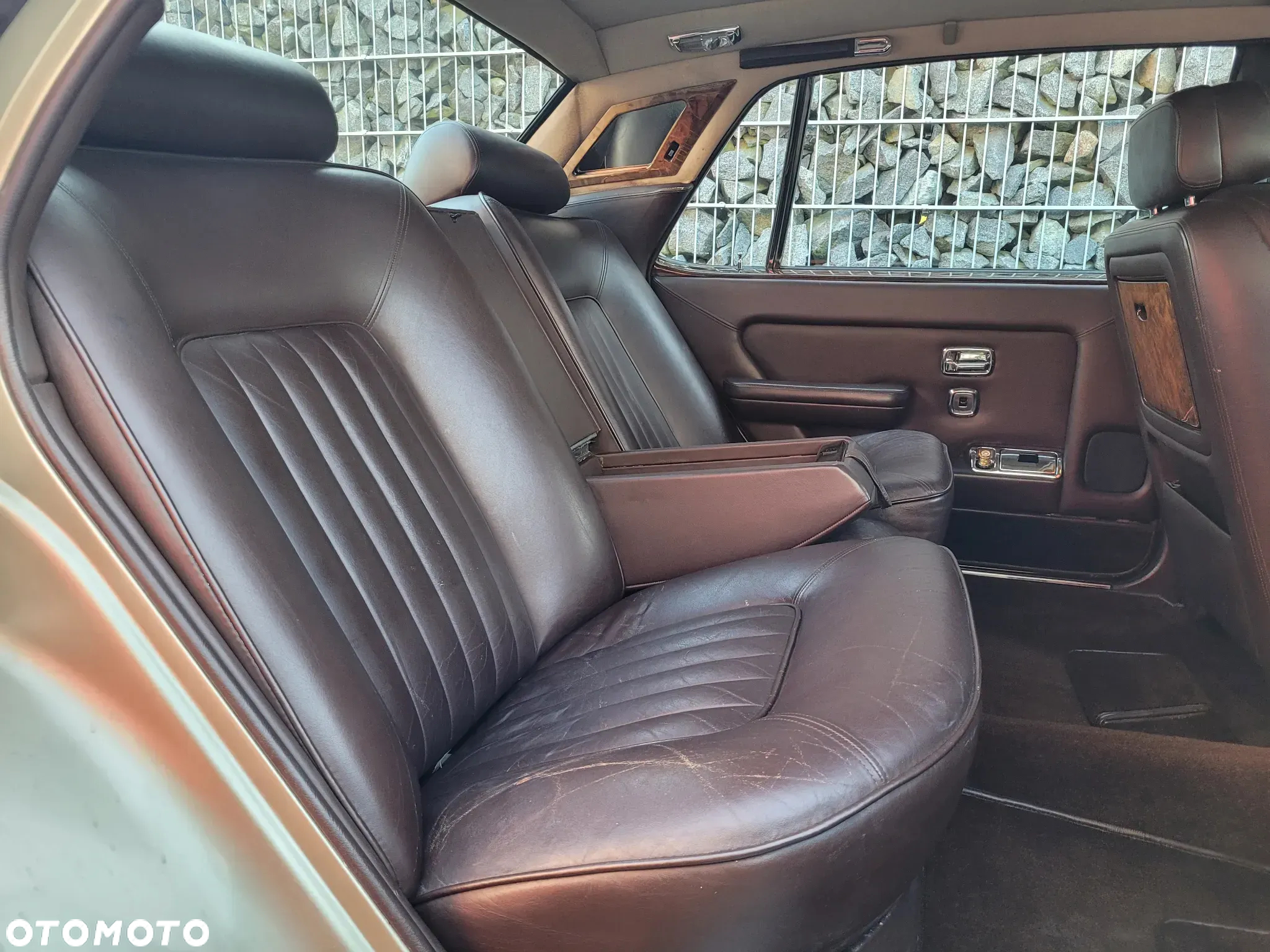 Rolls-Royce Silver Spur - 30