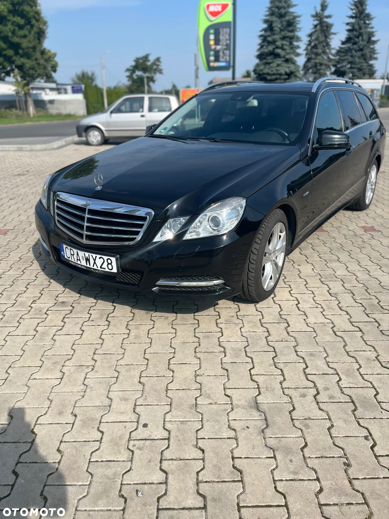 Mercedes-Benz Klasa E 220 T CDI DPF BlueEFFICIENCY Automatik Avantgarde - 14