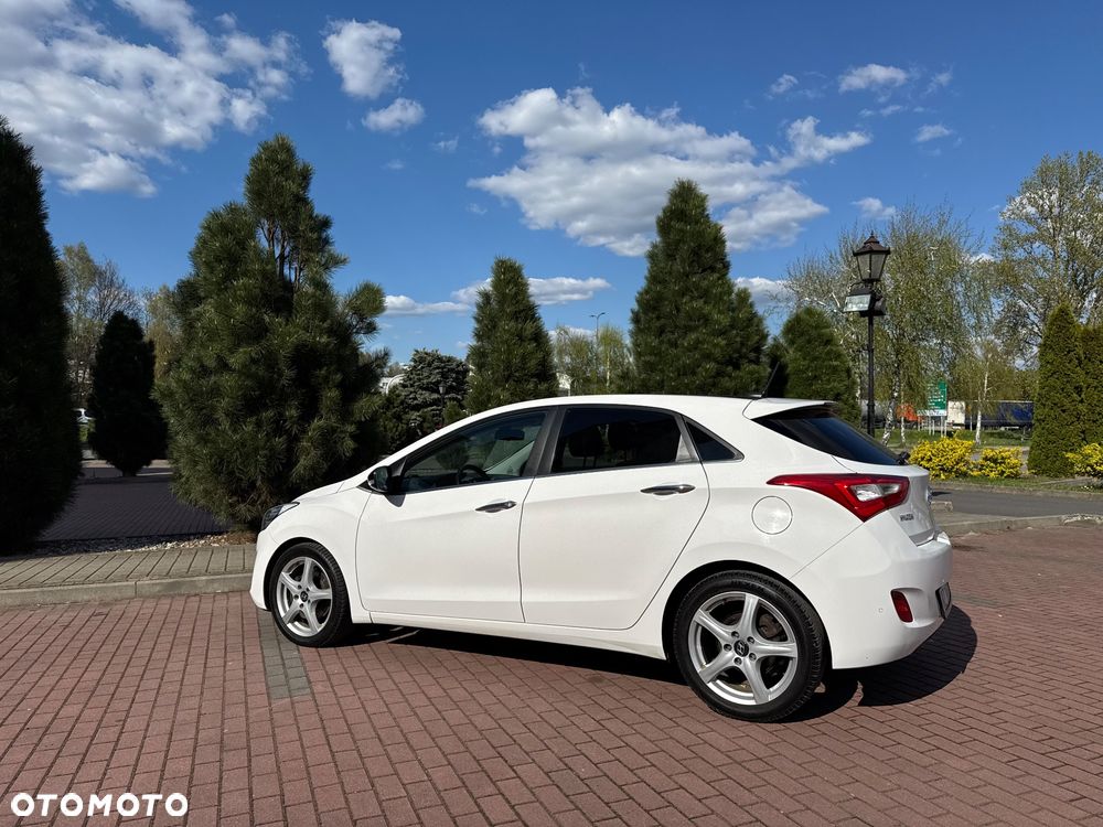 Hyundai i30 1.6 CRDi Fifa World Cup Edition - 6