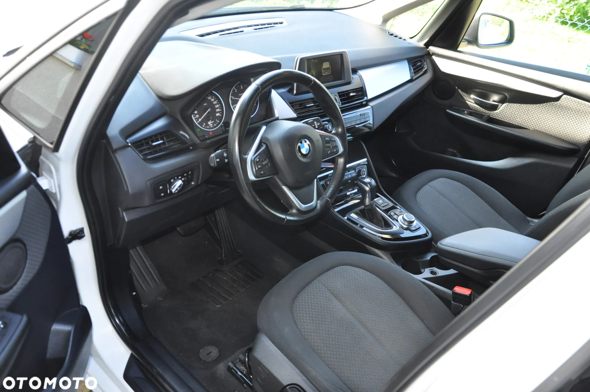 BMW Seria 2 218d Active Tourer - 9