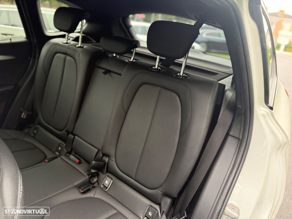 BMW X1 18 d sDrive Auto Pack M - 18