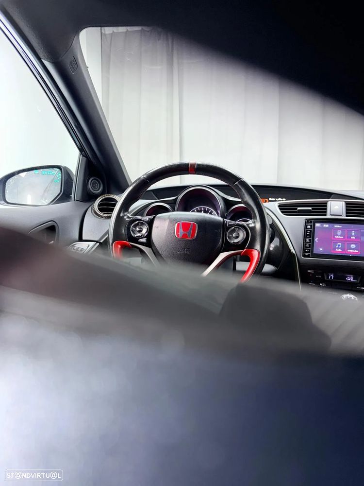 Honda Civic 2.0 VTEC Turbo Type R - 26
