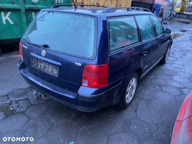 Passat B5 1.9 tdi AJM LB5N CZESCI klapa drzwi blotnik - 3