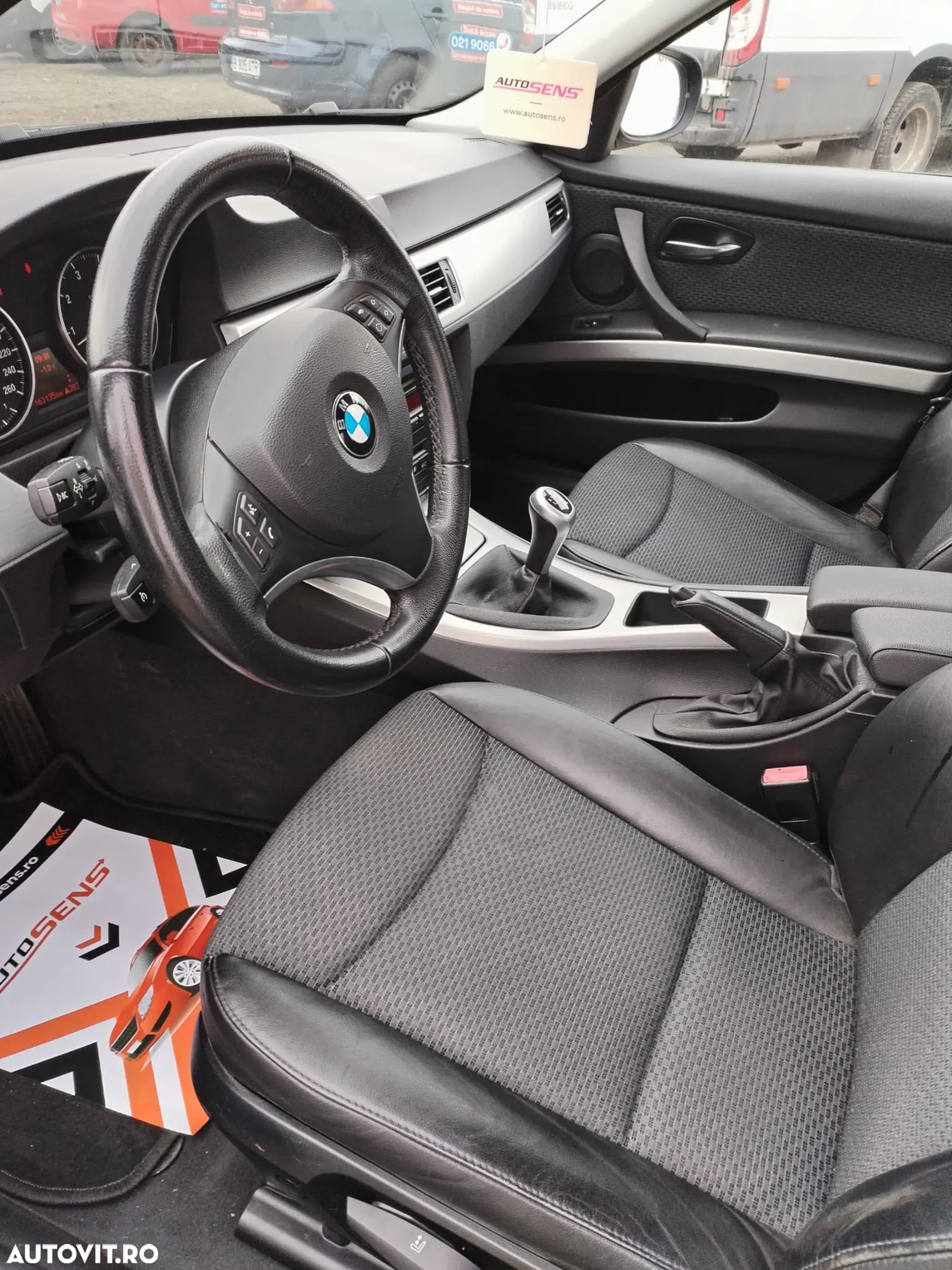 BMW Seria 3 318i - 22