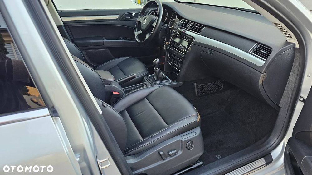 Skoda Superb 2.0 TDI Ambition Outdoor - 26