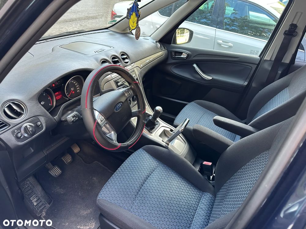 Ford Galaxy 1.8 TDCi Ambiente - 4