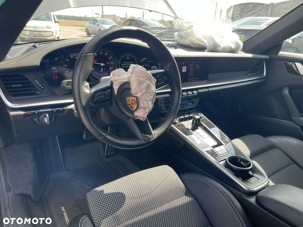 Porsche 911 Carrera 4S PDK - 12