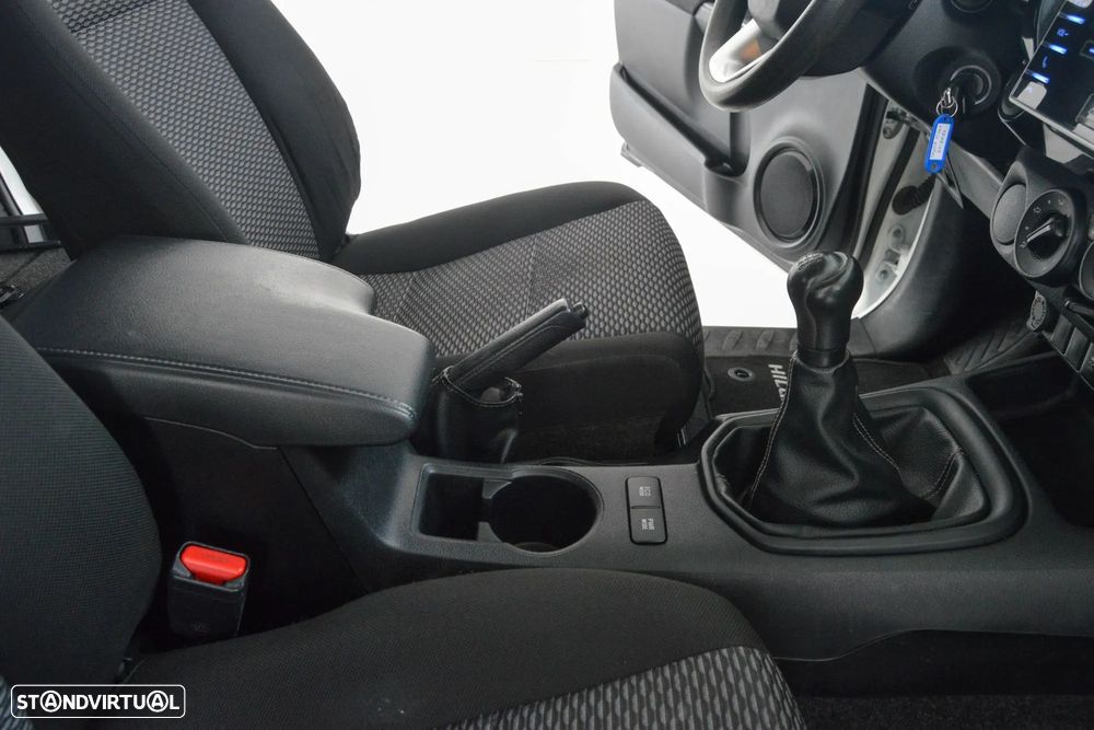 Toyota Hilux 2.4 D-4D 4X2 Cabine Extra 3L - 41