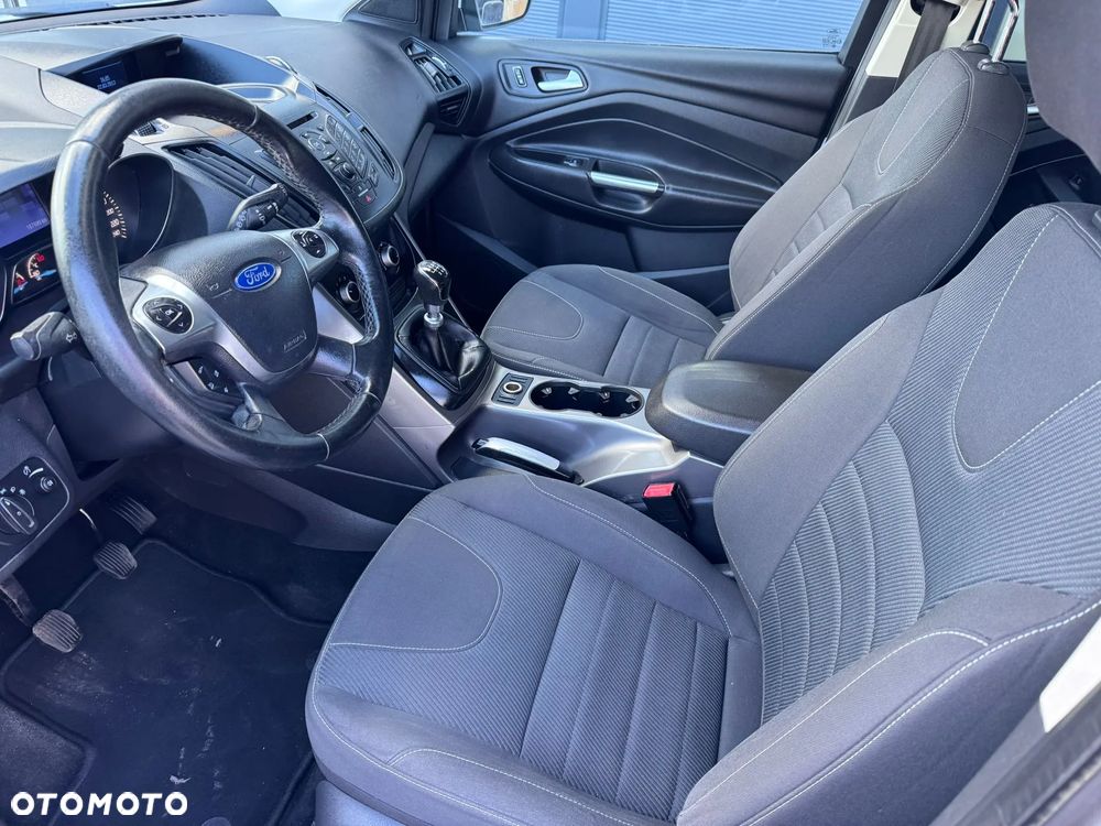 Ford Kuga 2.0 TDCi 2x4 Trend - 5
