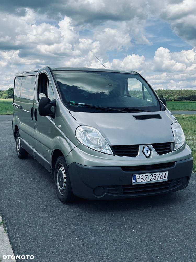 Renault TRAFIC - 2