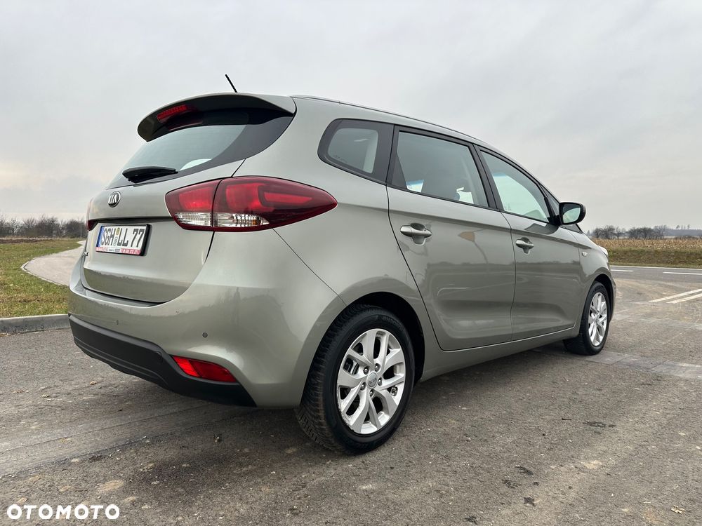 Kia Carens 1.6 GDI Dream Team Edition - 4