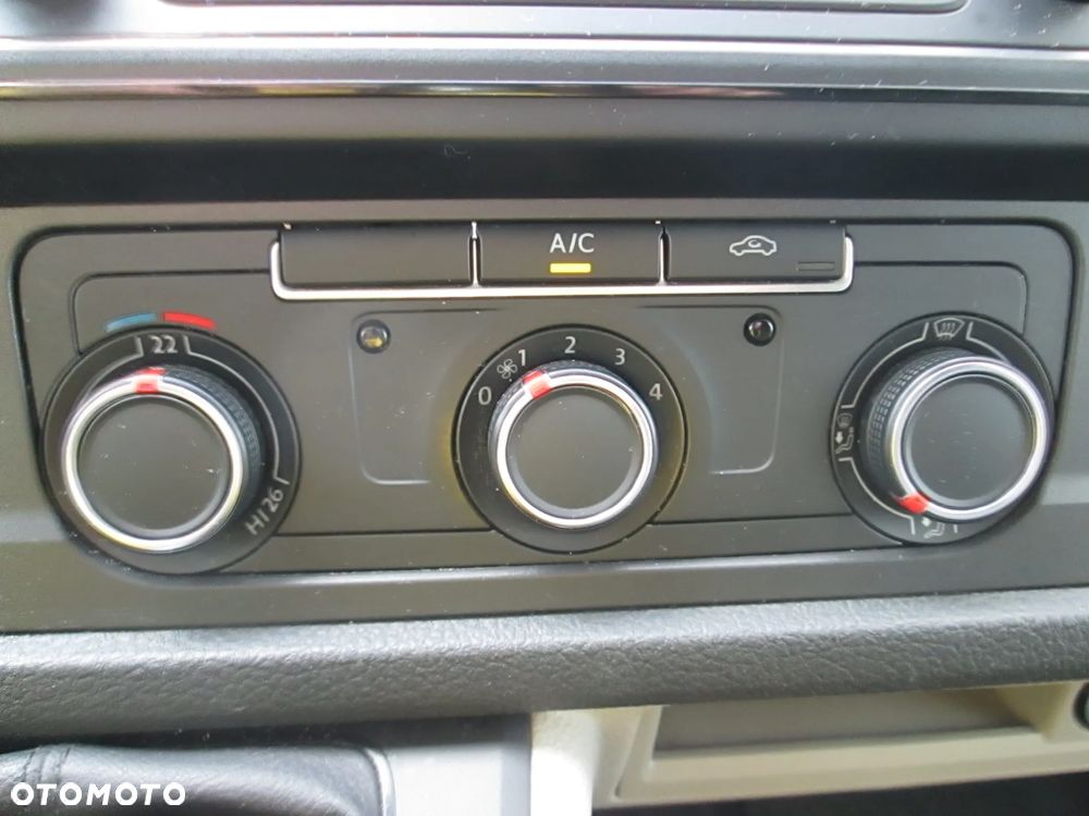 Volkswagen Transporter Brygadówka 6 osobowy - 17