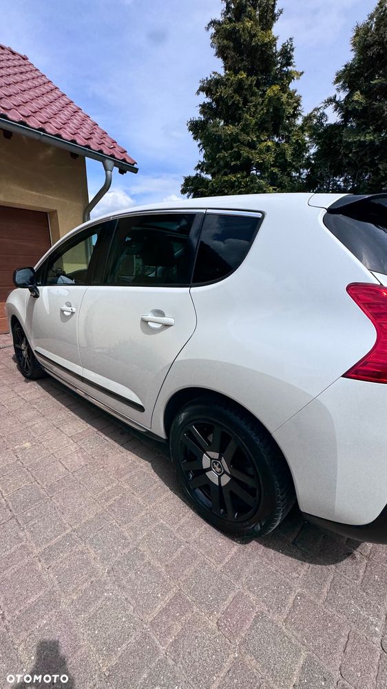 Peugeot 3008 Hybrid4 - 17