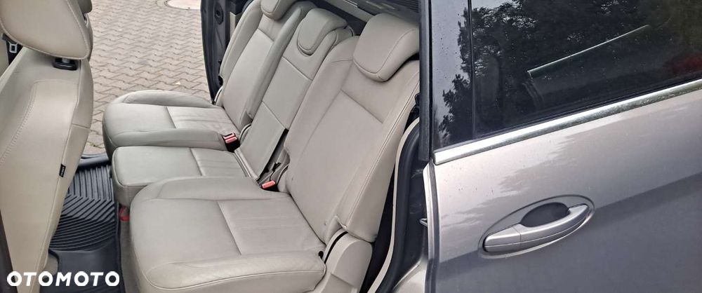 Ford Grand C-MAX - 29