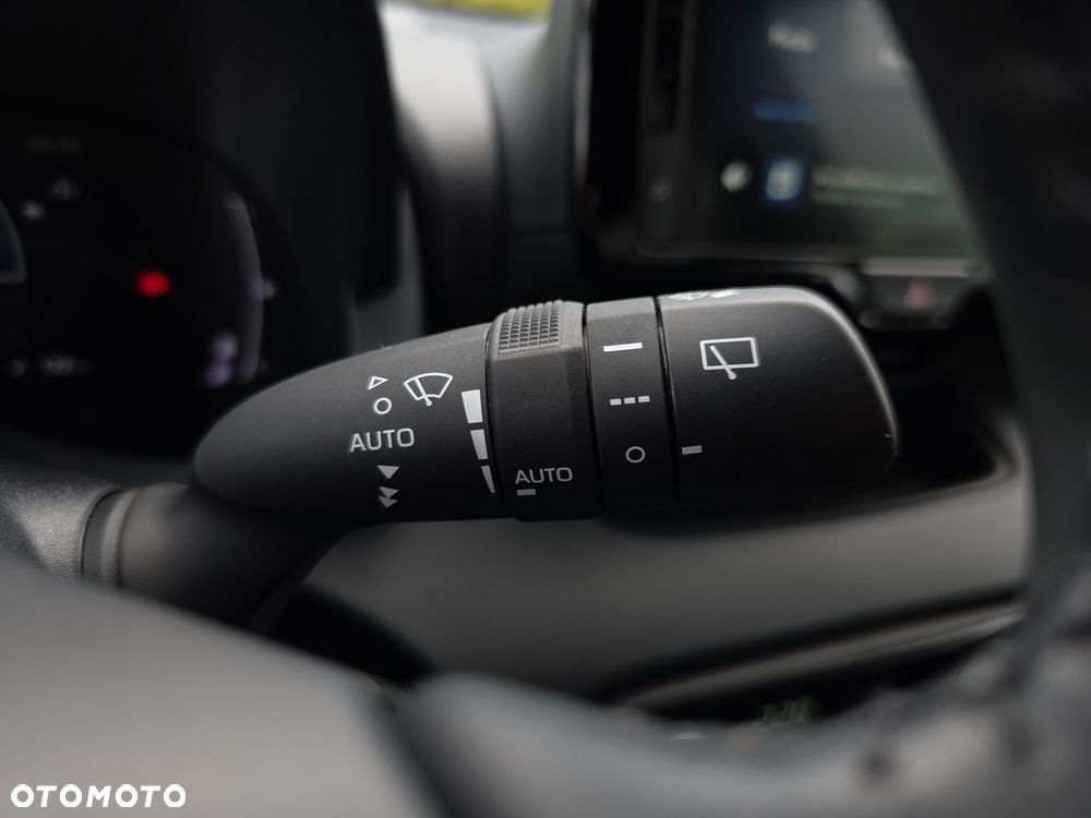 Toyota Yaris Hybrid 1.5 Style - 26