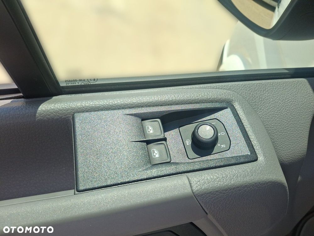 Volkswagen Crafter 2.0 TDI 140 KM Manual - 21