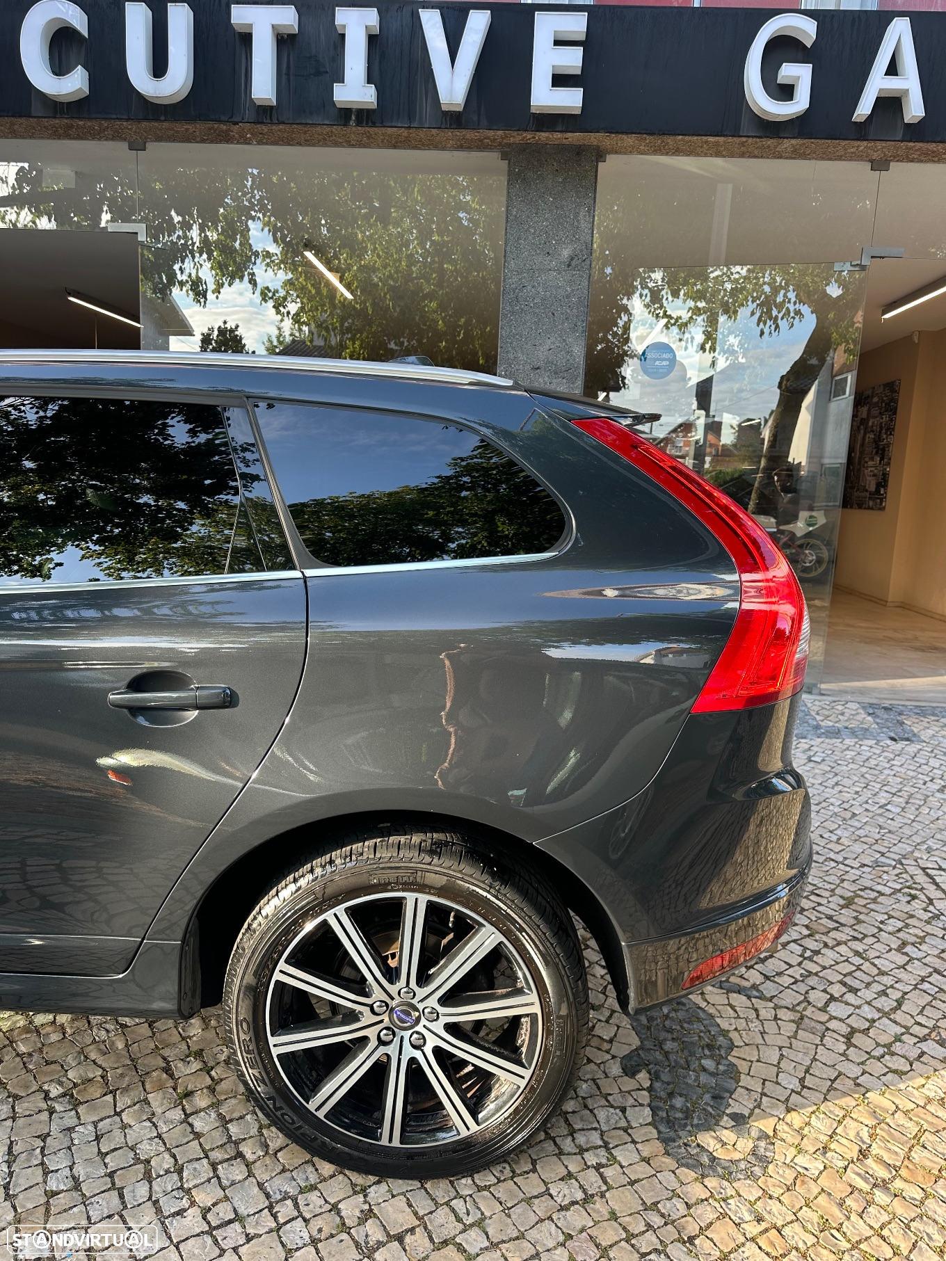 Volvo XC 60 2.0 D3 Dynamic Edition - 3