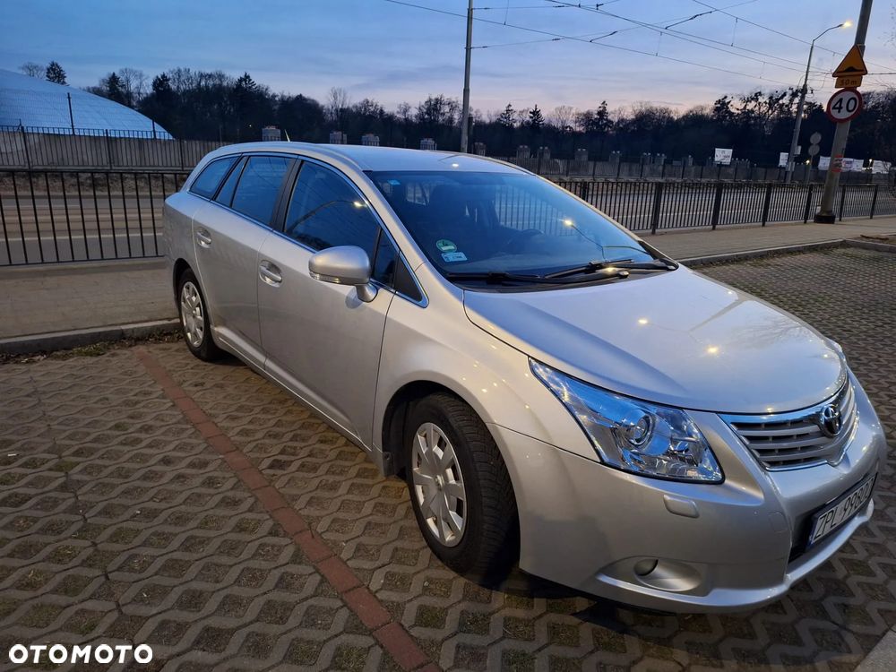 Toyota Avensis 1.8 Luna - 5