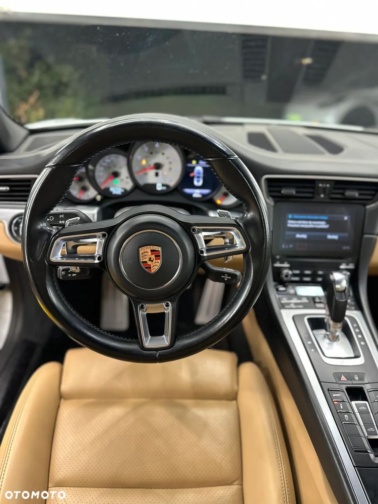 Porsche 911 Carrera 4 PDK Cabrio - 10