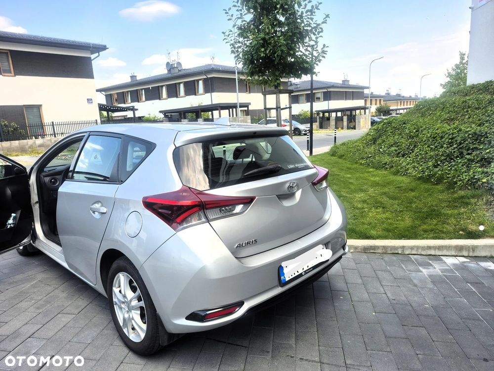 Toyota Auris 1.33 VVT-i Active - 4