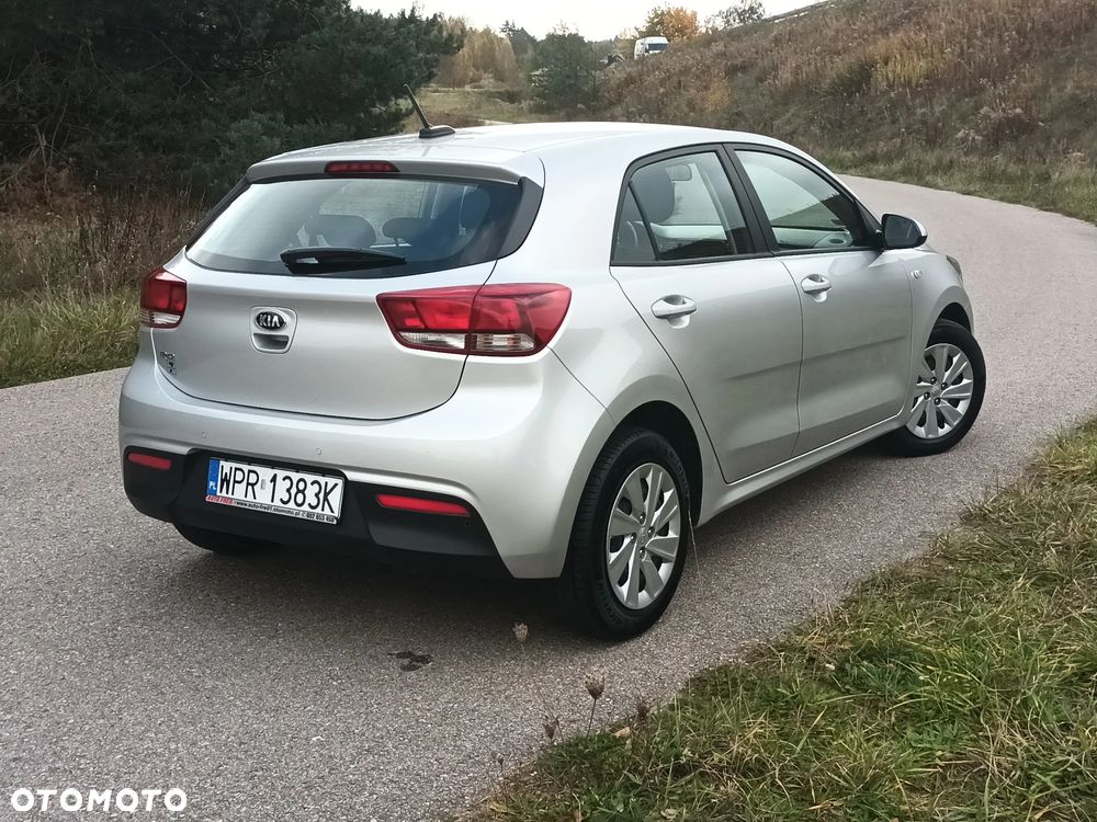 Kia Rio - 11