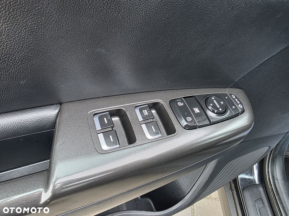 Kia Sportage 1.7 CRDI 2WD ISG Spirit - 26