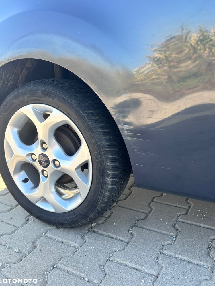 Ford Fiesta 2011 photo 3