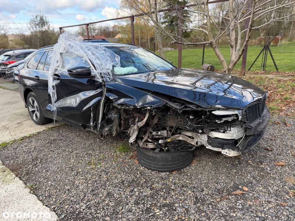 BMW Seria 5 520d xDrive Touring - 3