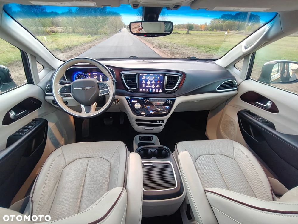 Chrysler Pacifica - 15