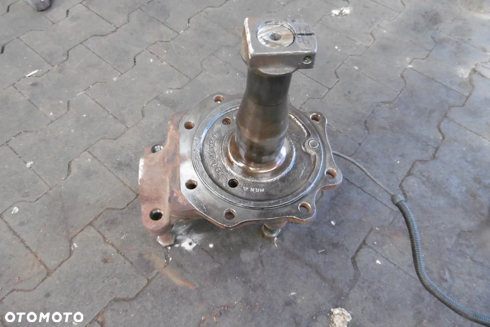 Zwrotnica Mercedes Actros 8x6 - 3