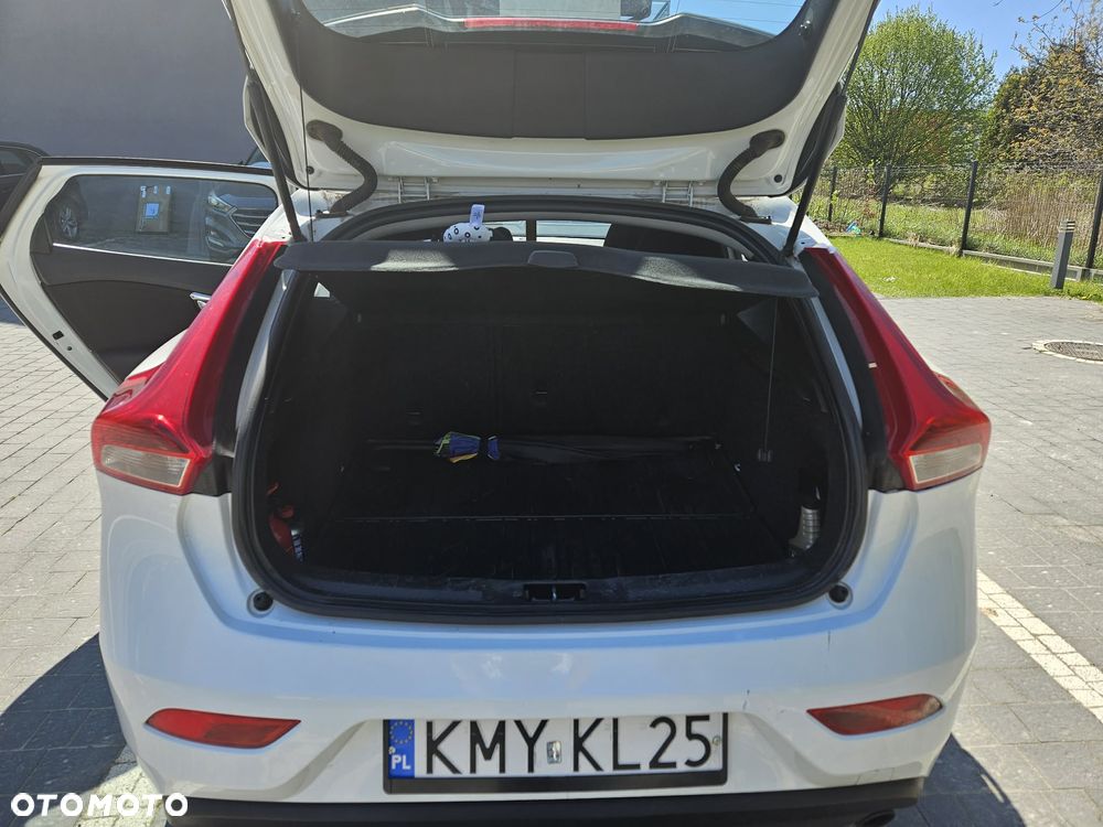 Volvo V40 T3 Momentum - 8