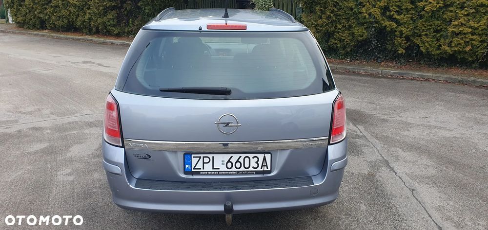 Opel Astra 1.6 Caravan Enjoy - 16