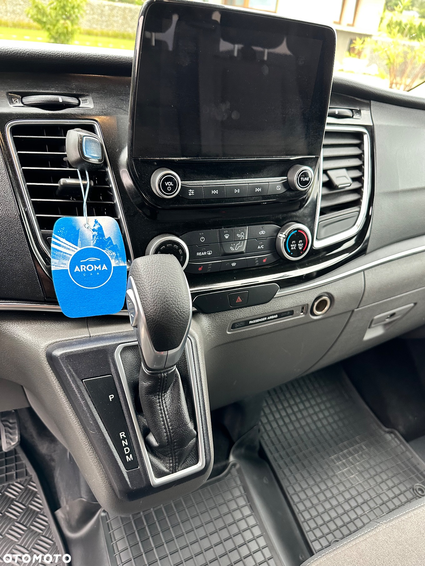 Ford Tourneo Custom 320 L1H1 VA Autm Titanium - 17