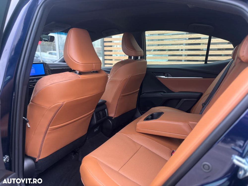 Toyota Camry 2.5 Exclusive - 9